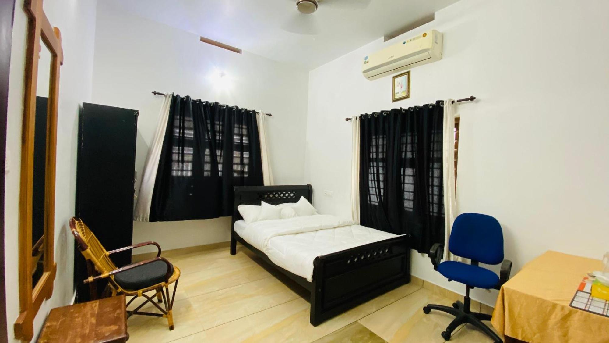 קוז'יקודה Green Island Homestay Riverside חדר תמונה